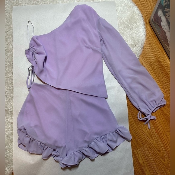 LOVERS + Friends Mayer Romper in  Pastel Lilac Size XS - Picture 2 of 9